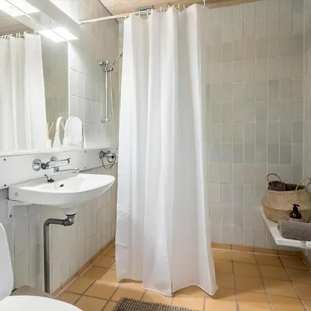 Feriehus M26-vaeggerlose-botolundvej-106 Bøtø By